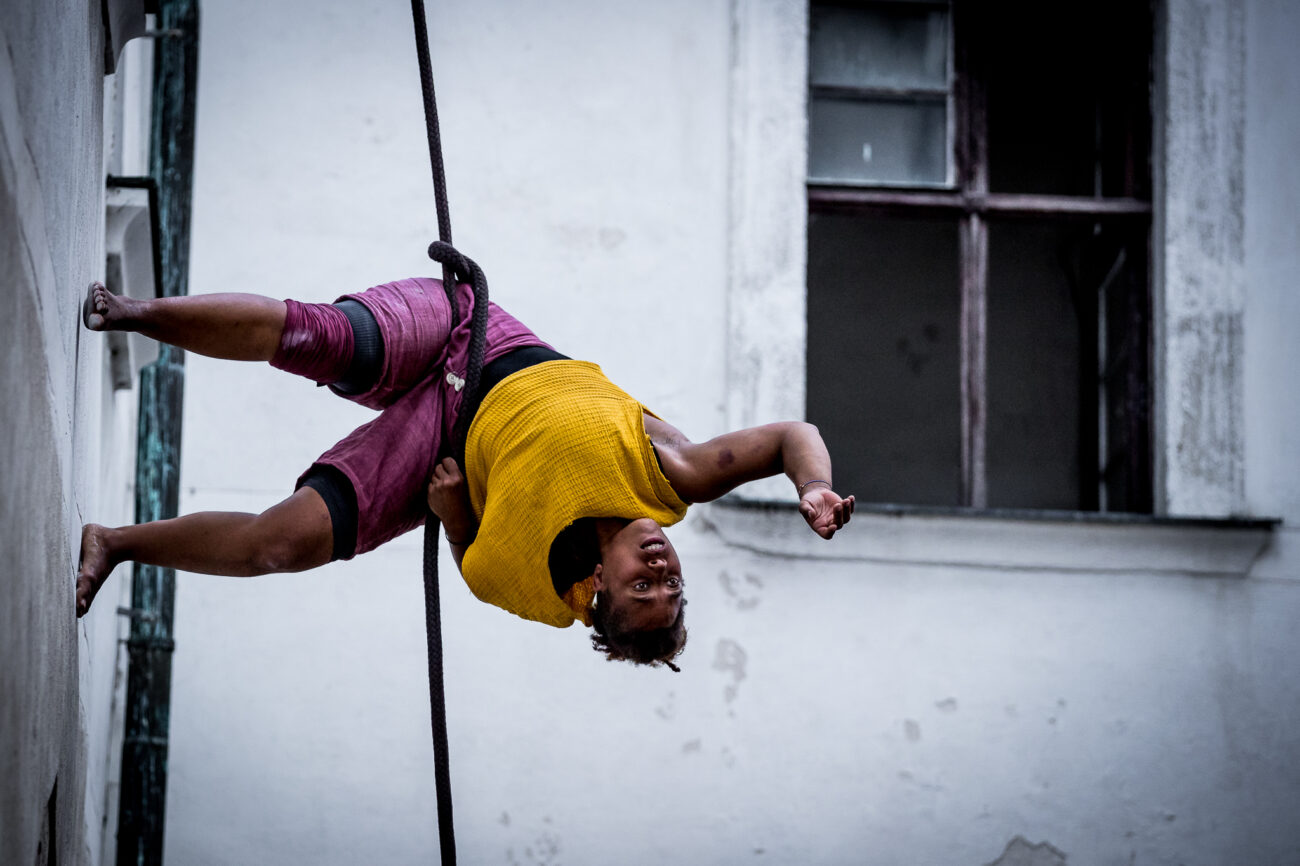 Cie Pieds Perchés / CZ, FR, CH